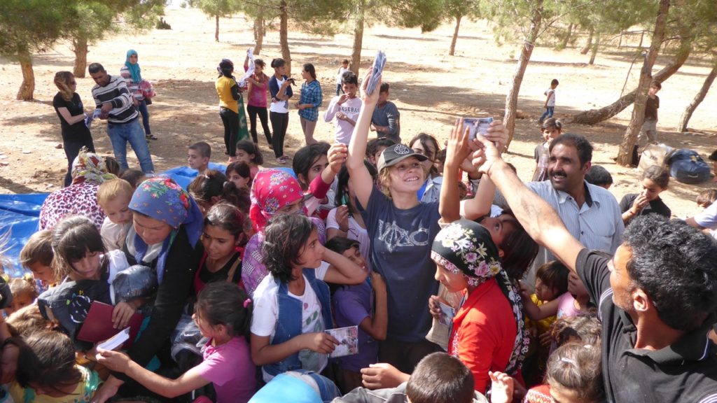 Suu and distribution for orphans and families in Kobane