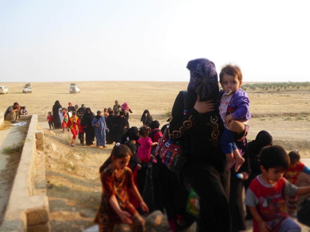 Families from Omar Qamshi escape ISIS