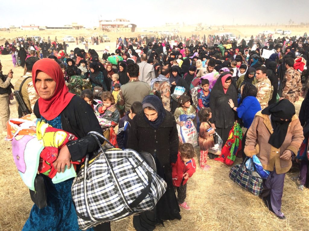 Iraqi families flee east Mosul to Kurdistan