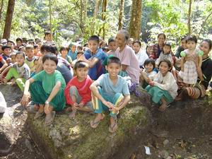 first day of school for children at IDP hide site