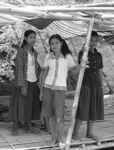 Toungoo District IDPs in makeshift shelters on the Salween River