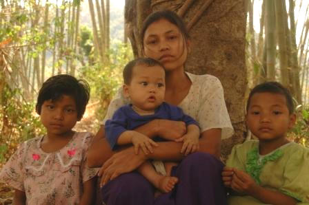 Wife and children of Saw Maw Keh