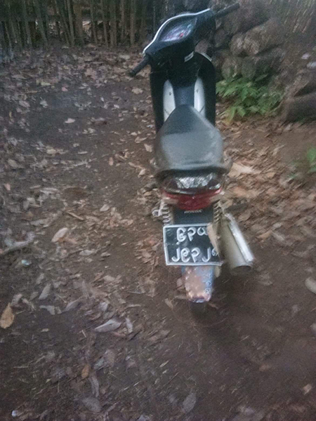 The motorbike that the owner and soldiers argued over.