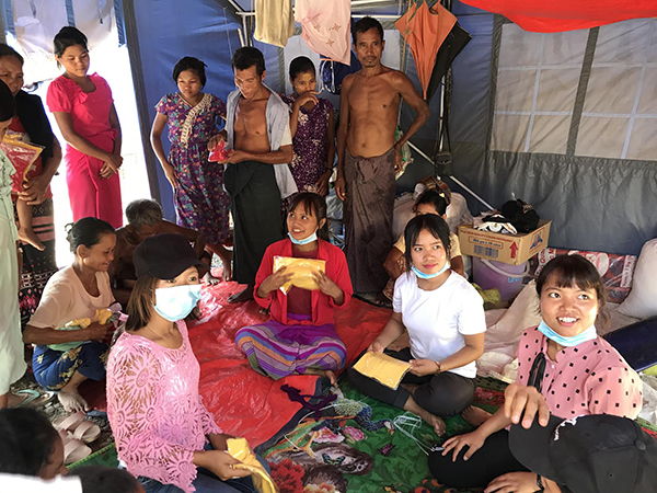 Nurses who helped distribute supplies to IDPs.