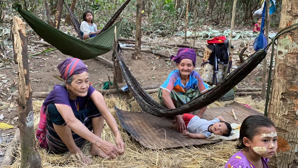 Families who fled their homes and are now in hiding from the Burma Army 1