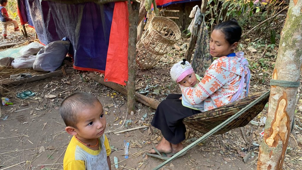 Families who fled their homes and are now in hiding from the Burma Army 3