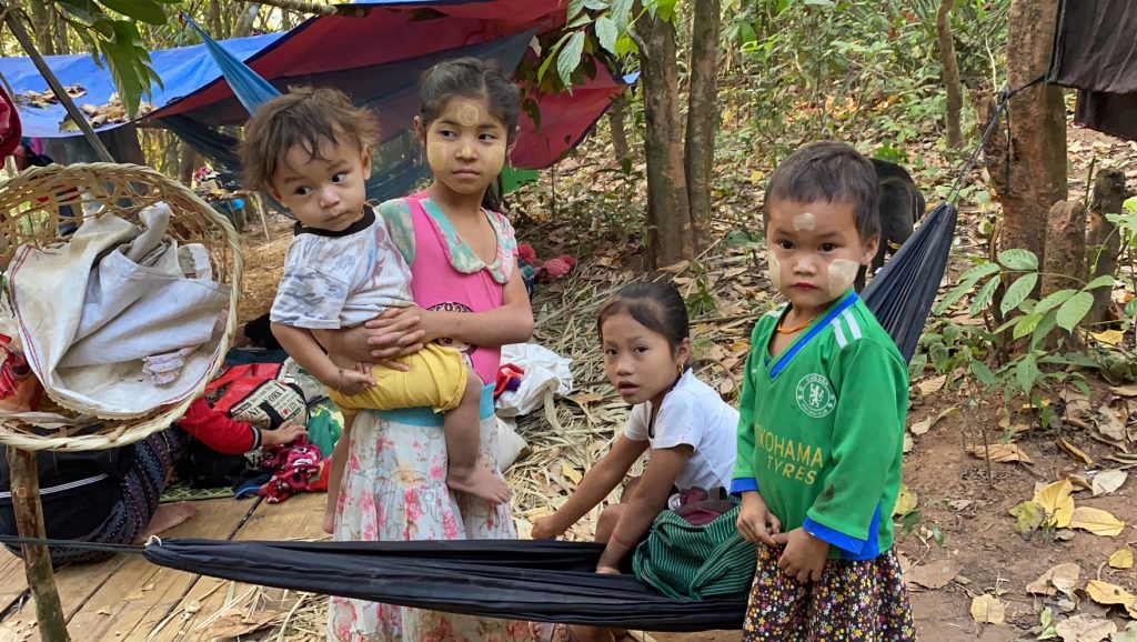 Families who fled their homes and are now in hiding from the Burma Army 4