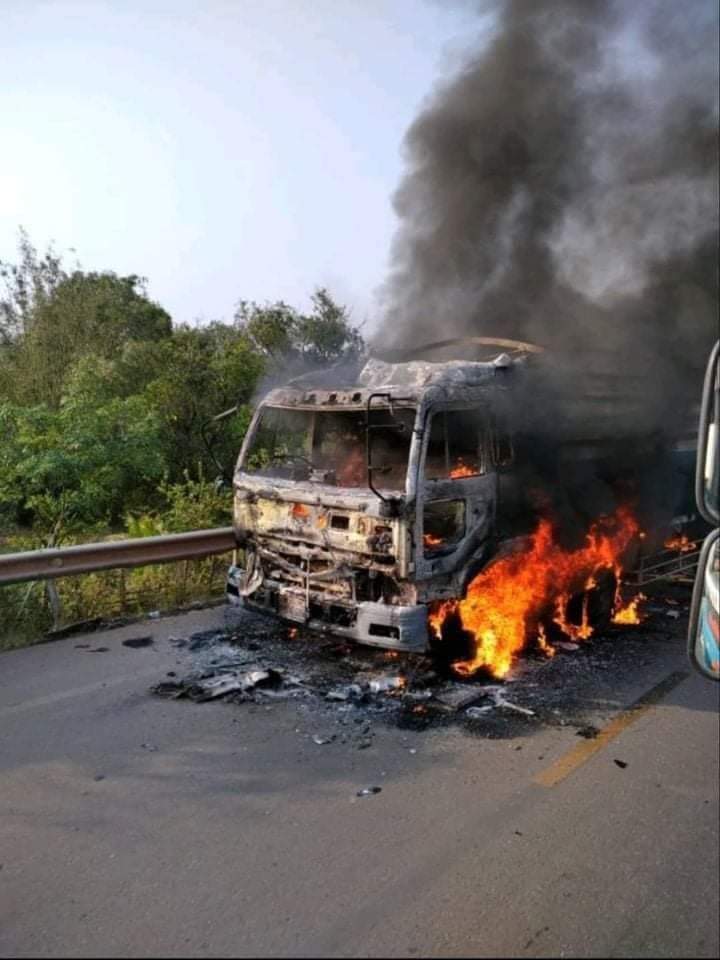 Burma Army burns civilian vehicle